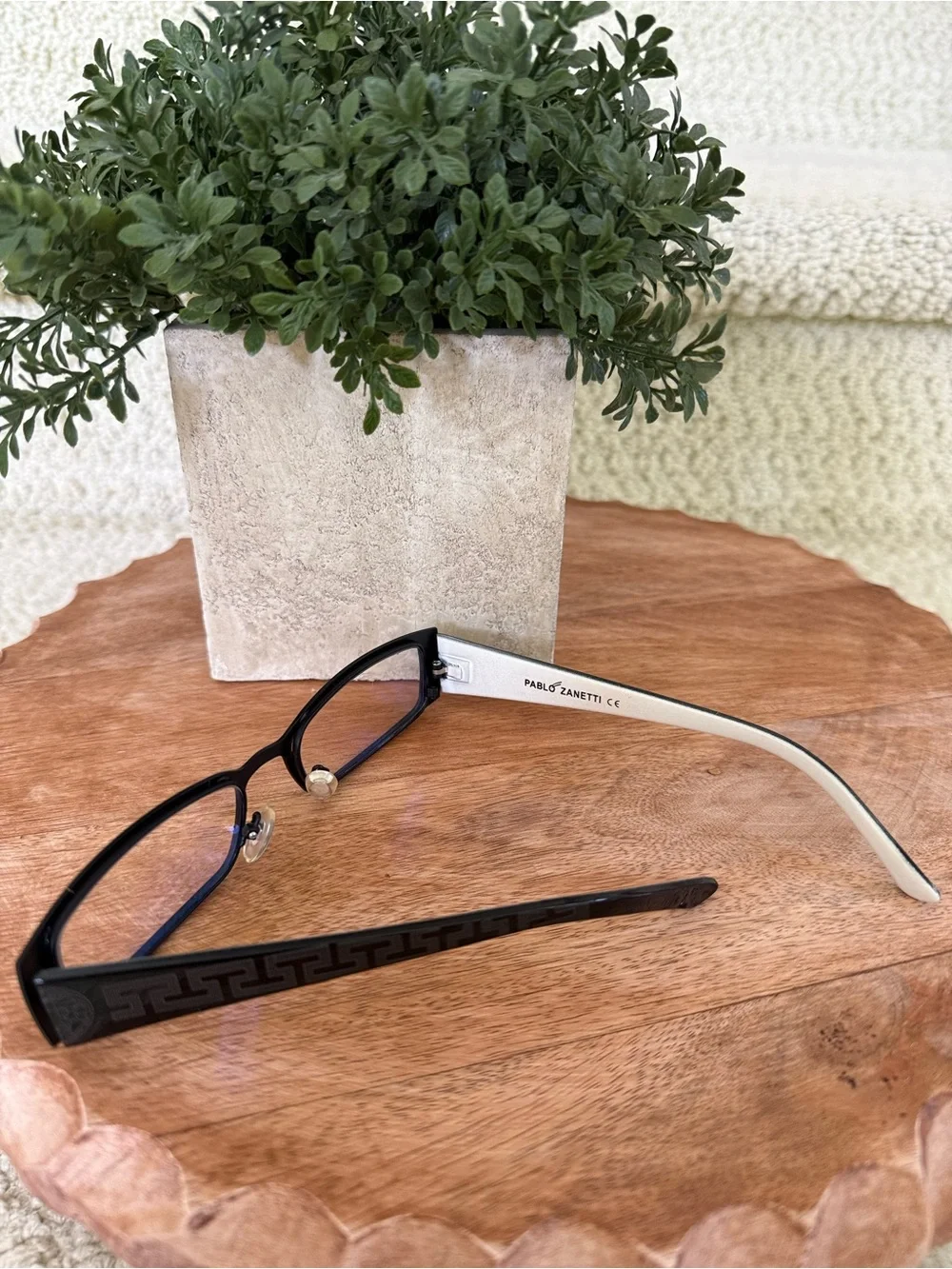 Pablo Zanetti Black Rectangular Eyeglasses.  👓